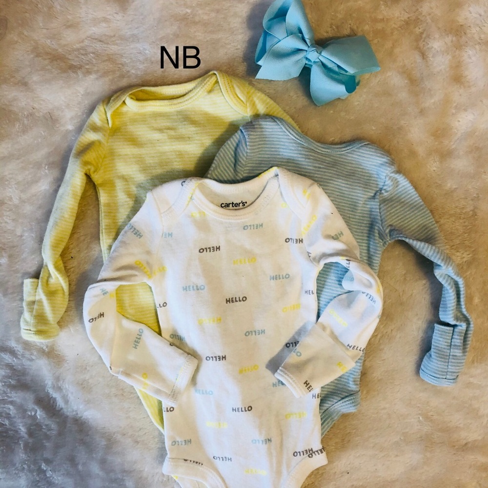 Set of three bodysuits